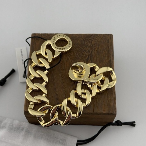 NWOT Marc Jacobs Katie Turn-lock Chain-Link Bracelet - Picture 2 of 4